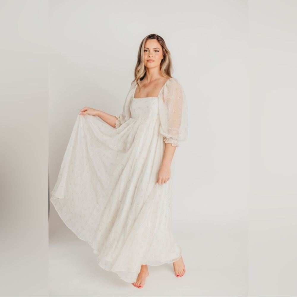 Storia Cream Maxi Dress